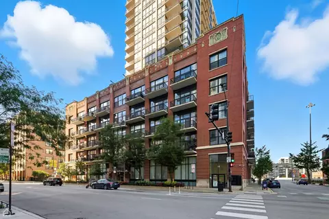 210 S Desplaines St #807, Chicago, IL 60661