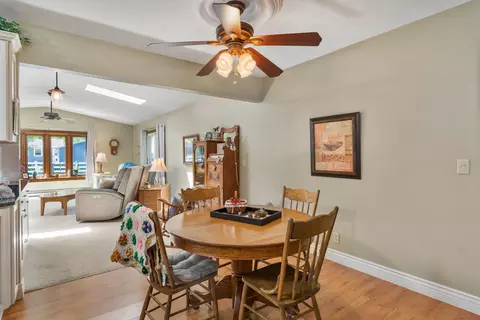 Dining - 918 6th St, Hampton, IL 61256 photo 2 of 2