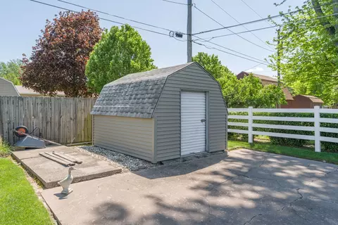 Exterior - 918 6th St, Hampton, IL 61256 photo 12 of 12