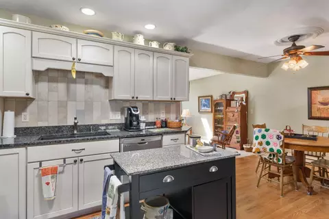 Kitchen - 918 6th St, Hampton, IL 61256 photo 3 of 4