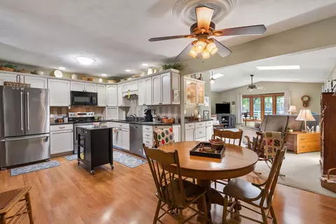 Kitchen - 918 6th St, Hampton, IL 61256 photo 4 of 4