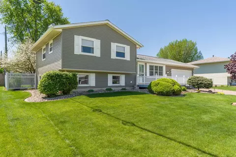 Other - 918 6th St, Hampton, IL 61256 photo 1 of 11