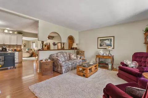 Living - 918 6th St, Hampton, IL 61256 photo 1 of 6