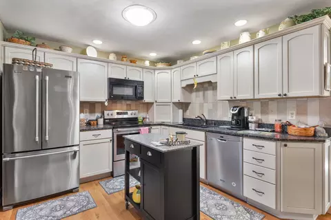 Kitchen - 918 6th St, Hampton, IL 61256 photo 1 of 4