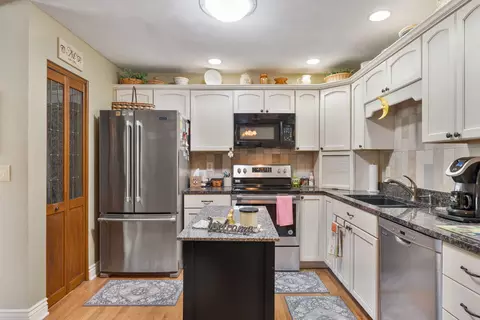 Kitchen - 918 6th St, Hampton, IL 61256 photo 2 of 4