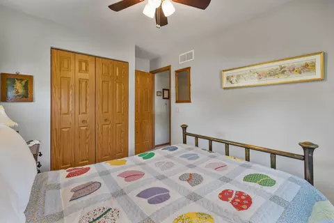 Bedroom - 918 6th St, Hampton, IL 61256 photo 4 of 6