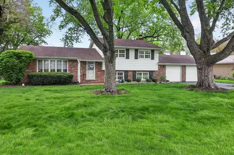 8607 Main St, Downers Grove, IL 60516