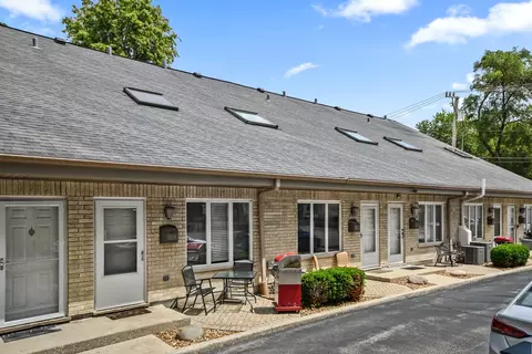 7248 Dixon St #B, Forest Park, IL 60130