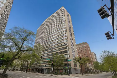 2930 N Sheridan Rd #2106, Chicago, IL 60657