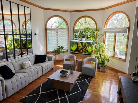 Living - 3330 Oregon Trl, Olympia Fields, IL 60461 photo 3 of 5