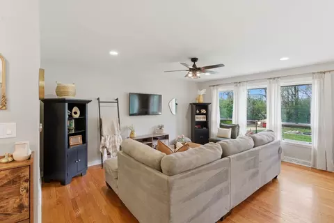 Living - 11 N980 Almora Ter, Elgin, IL 60124 photo 1 of 1