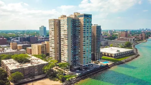 6301 N Sheridan Rd #24E, Chicago, IL 60660