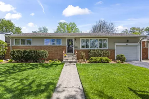 827 N Gibbons Ave, Arlington Heights, IL 60004