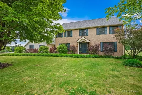 810 Woodridge Trl, Mchenry, IL 60050