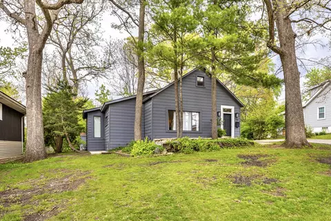 733 Ridge Rd, Lemont, IL 60439
