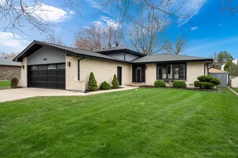 140 Spring Oaks Dr, Wood Dale, IL 60191