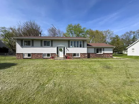 5015 Valentine Pl, Rockford, IL 61108