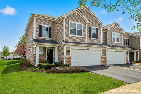 1417 Newport Cir, Pingree Grove, IL 60140