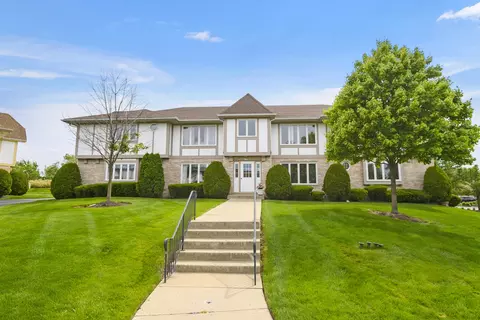 19 Saint Moritz Dr #201, Palos Park, IL 60464