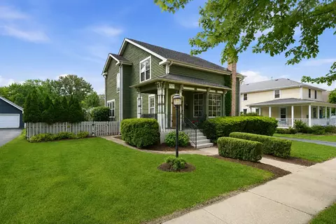 715 Oregon Ave, West Dundee, IL 60118