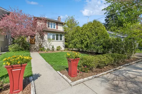 2152 Grey Ave, Evanston, IL 60201