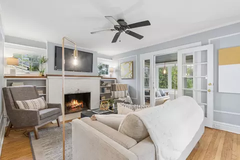 2152 Grey Ave, Evanston, IL 60201 photo 2