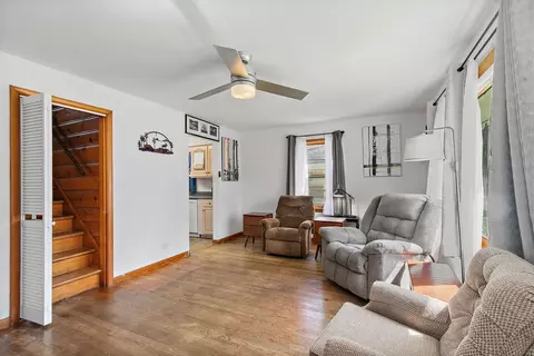 Living - 515 Illinois Ave, Elgin, IL 60120 photo 1 of 2