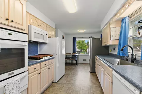 Kitchen - 515 Illinois Ave, Elgin, IL 60120 photo 2 of 3
