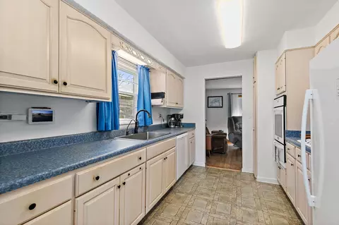 Kitchen - 515 Illinois Ave, Elgin, IL 60120 photo 3 of 3