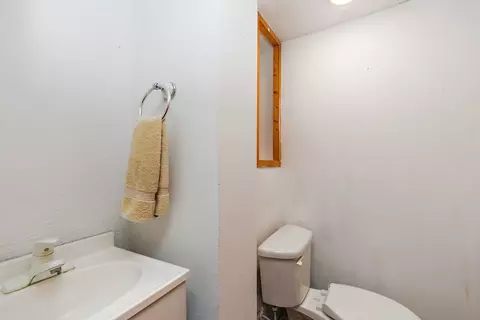 Bath - 515 Illinois Ave, Elgin, IL 60120 photo 3 of 3