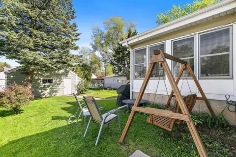 Exterior - 515 Illinois Ave, Elgin, IL 60120 photo 4 of 8