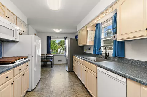 Kitchen - 515 Illinois Ave, Elgin, IL 60120 photo 1 of 3
