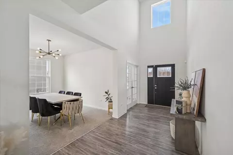 Entry Way - 3641 Eldorado Rd, Elgin, IL 60124 photo 1 of 3