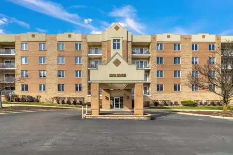 2240 S Grace St #303, Lombard, IL 60148