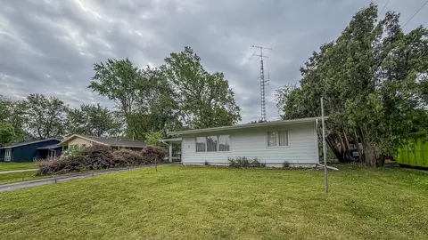 1001 E Burkwood Dr, Urbana, IL 61801