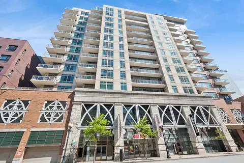 230 W Division St #1408, Chicago, IL 60610