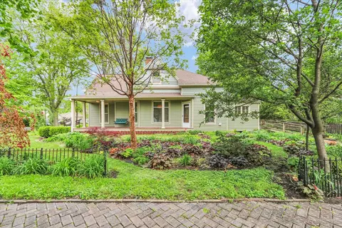 108 S 5th St, Saint Joseph, IL 61873