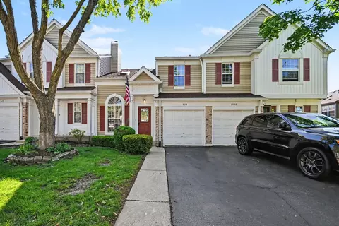 1527 Harvest Ln, Westmont, IL 60559