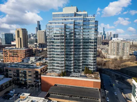 1600 S Prairie Ave #1105, Chicago, IL 60616