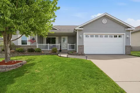 6226 Palmetto Cir, Cedar Rapids, IA 52404