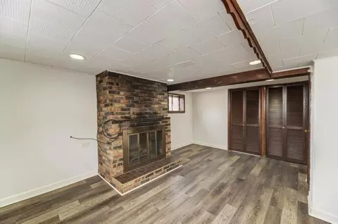 Living - 8625 43rd St, Lyons, IL 60534 photo 5 of 6