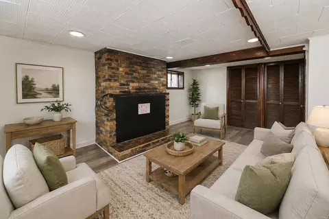 Living - 8625 43rd St, Lyons, IL 60534 photo 6 of 6