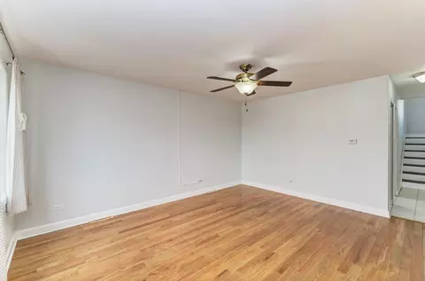 Living - 8625 43rd St, Lyons, IL 60534 photo 4 of 6