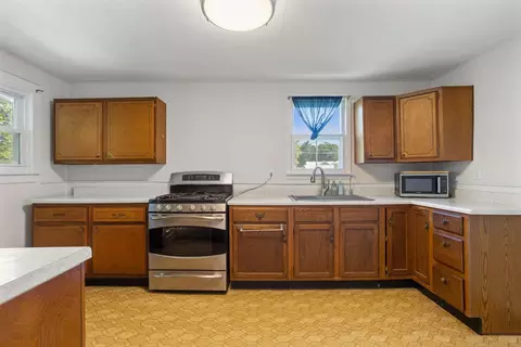 Kitchen - 209 E Griggs St, Mansfield, IL 61854 photo 1 of 5