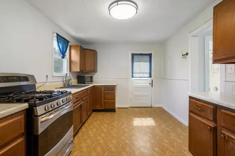 Kitchen - 209 E Griggs St, Mansfield, IL 61854 photo 4 of 5