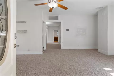 Living - 209 E Griggs St, Mansfield, IL 61854 photo 1 of 4