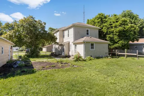 Exterior - 209 E Griggs St, Mansfield, IL 61854 photo 5 of 6