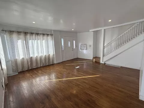 Living - 732 N Dearborn Ave, Kankakee, IL 60901 photo 1 of 5