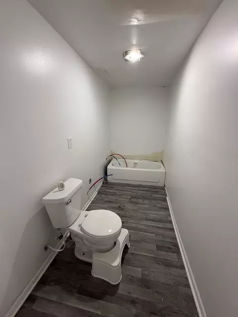 Bath - 732 N Dearborn Ave, Kankakee, IL 60901 photo 2 of 2