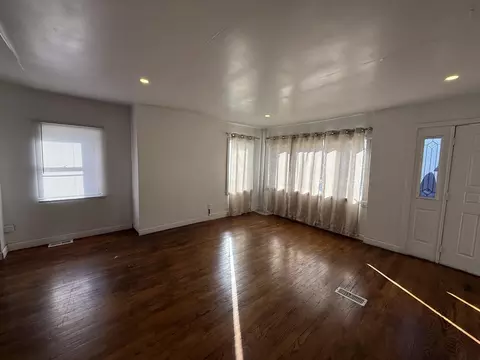 Living - 732 N Dearborn Ave, Kankakee, IL 60901 photo 5 of 5